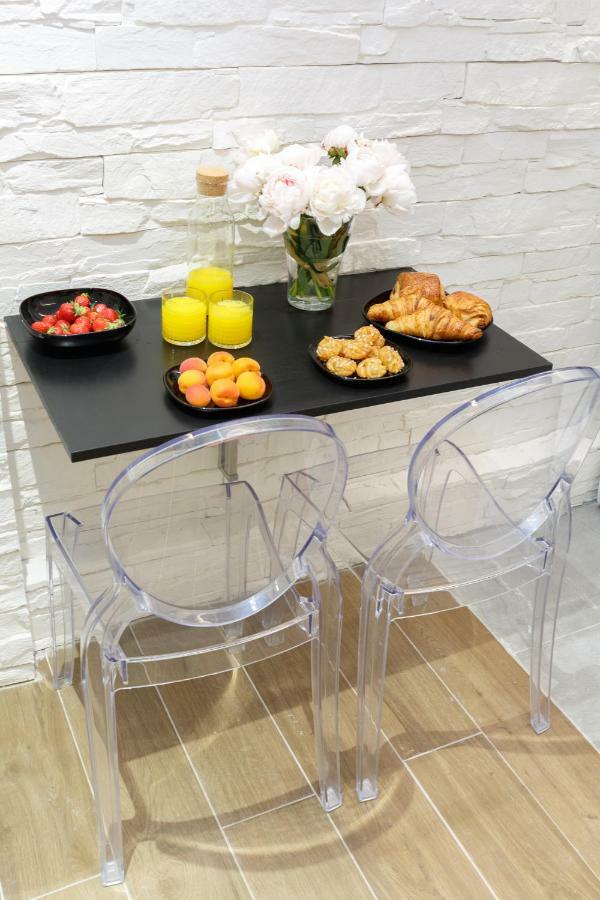 Ferienwohnung Lovely Place In A Quiet Area Between Invalides Et Eiffel Tower Paris Exterior foto