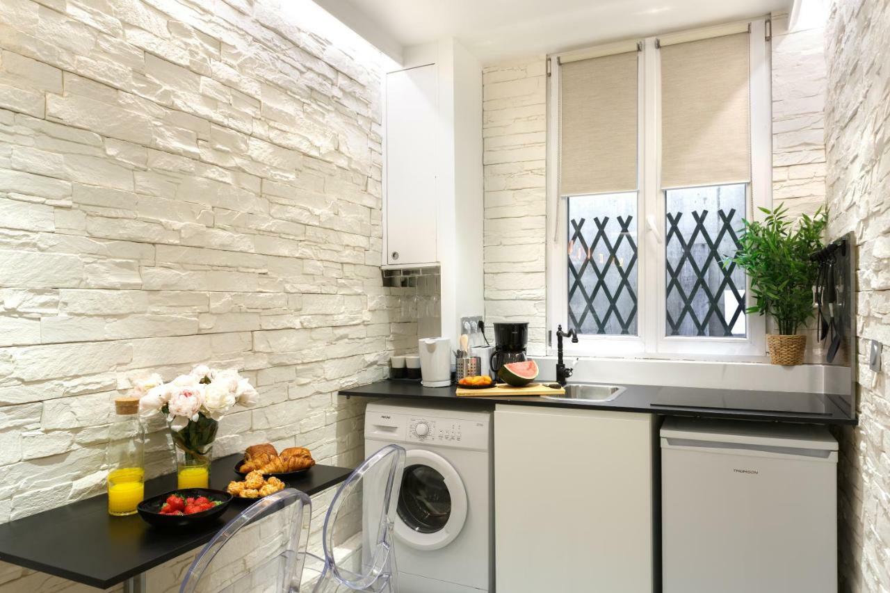Ferienwohnung Lovely Place In A Quiet Area Between Invalides Et Eiffel Tower Paris Exterior foto
