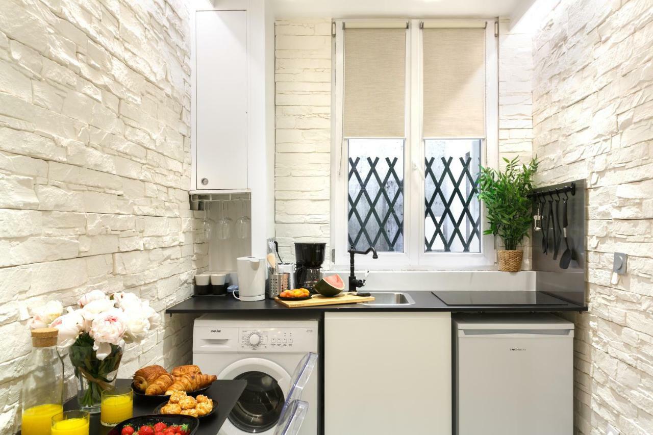 Ferienwohnung Lovely Place In A Quiet Area Between Invalides Et Eiffel Tower Paris Exterior foto